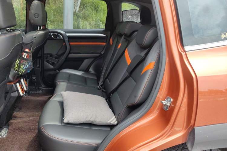 Used Haval DARGO 2021 Revised Version 2.0T DCT Four-Wheel Drive "Hao Tian Que" Edition Left Rear Seat