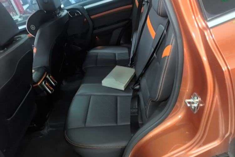 Used Haval DARGO 2021 1.5T DCT Two-Wheel Drive "Mǎquǎn" Edition Left Rear Seat