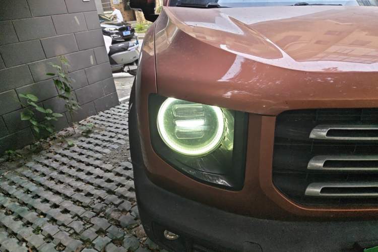 Used Haval DARGO 2021 2.0T DCT All-Wheel-Drive "Hao Tian Quan" Edition Right Front Headlight