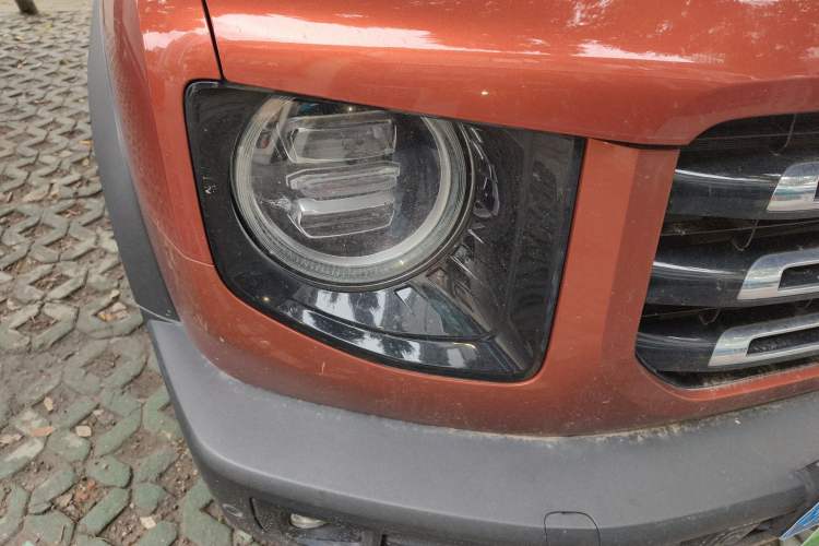 Used Haval DARGO 2021 1.5T DCT Two-Wheel Drive "Mǎquǎn" Edition Right Front Headlight