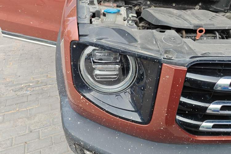 Used Haval DARGO 2021 2.0T DCT 4x4 Chinese Rural Dog Edition Right Front Headlight
