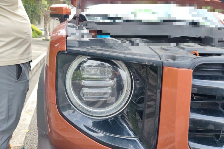 Used Haval DARGO 2021 Revised Version 2.0T DCT Four-Wheel Drive "Hao Tian Que" Edition Right Front Headlight