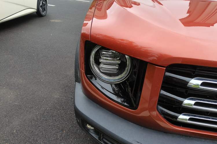 Used Haval DARGO 2021 1.5T DCT Two-Wheel Drive Border Collie - Wangcai Edition Right Front Headlight