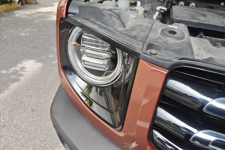 Used Haval DARGO 2021 1.5T DCT Two-Wheel Drive Border Collie Edition Right Front Headlight