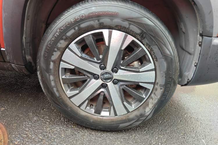 Used Haval DARGO 2021 1.5T DCT Two-Wheel Drive Labrador Edition Right Front Wheel Hub