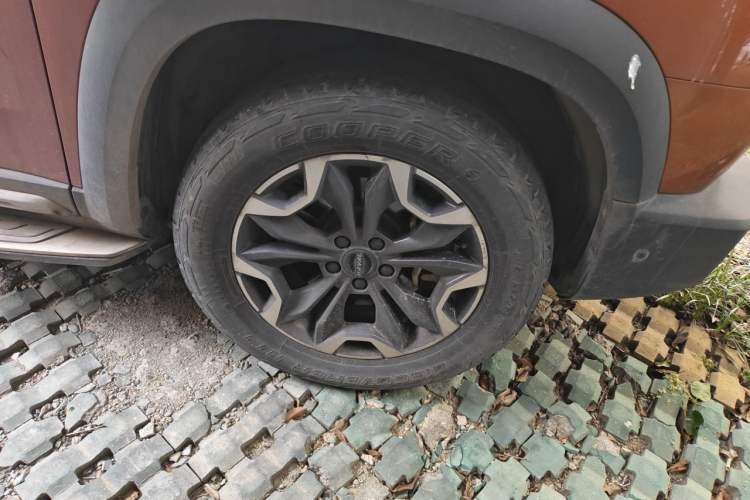 Used Haval DARGO 2021 2.0T DCT All-Wheel-Drive "Hao Tian Quan" Edition Right Front Wheel Hub