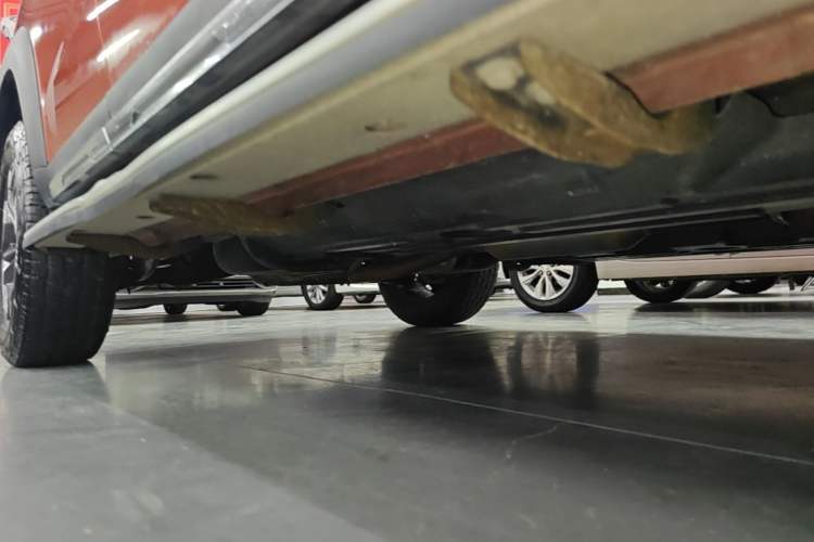 Used Haval DARGO 2021 2.0T DCT All-Wheel-Drive "Hao Tian Quan" Edition Right Side Sill