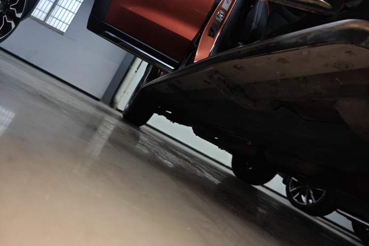 Used Haval DARGO 2021 2.0T DCT All-Wheel-Drive "Hao Tian Quan" Edition Right Side Sill