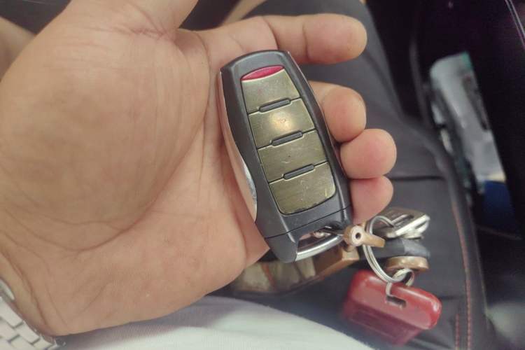 Used Haval DARGO 2021 1.5T DCT Two-Wheel Drive Border Collie Edition Vehicle Key