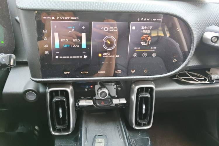 Used Haval DARGO 2022 1.5T DCT Two-Wheel Drive Border Collie Edition Audio And AC Panel