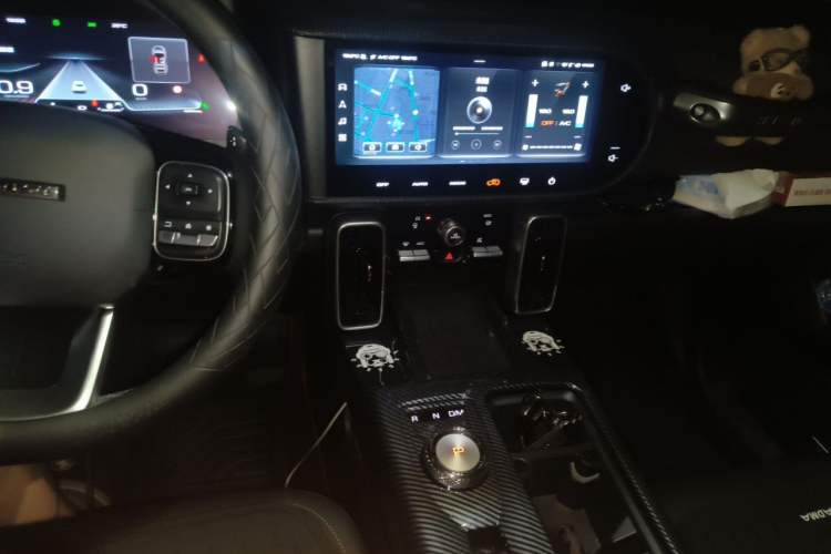 Used Haval DARGO 2022 2.0T DCT Two-Wheel Drive Huazhong Hound Edition Audio And AC Panel