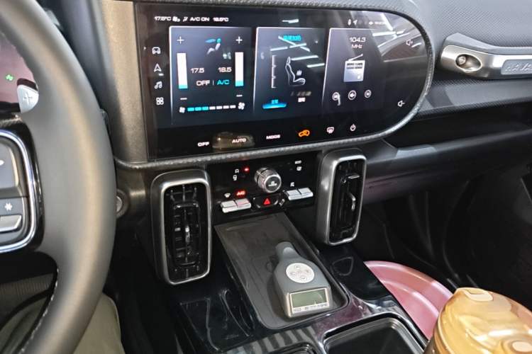 Used Haval DARGO 2022 1.5T DCT Two-Wheel Drive Border Collie Edition Audio And AC Panel