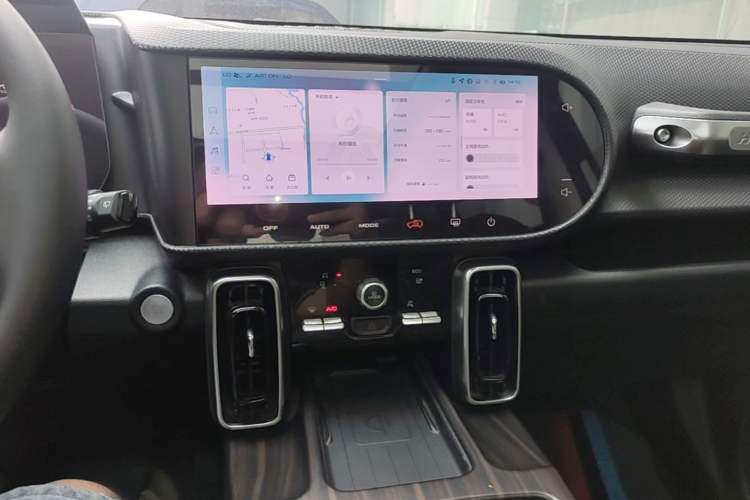 Used Haval DARGO 2022 1.5T DCT Two-Wheel Drive Mastiff Edition Audio And AC Panel