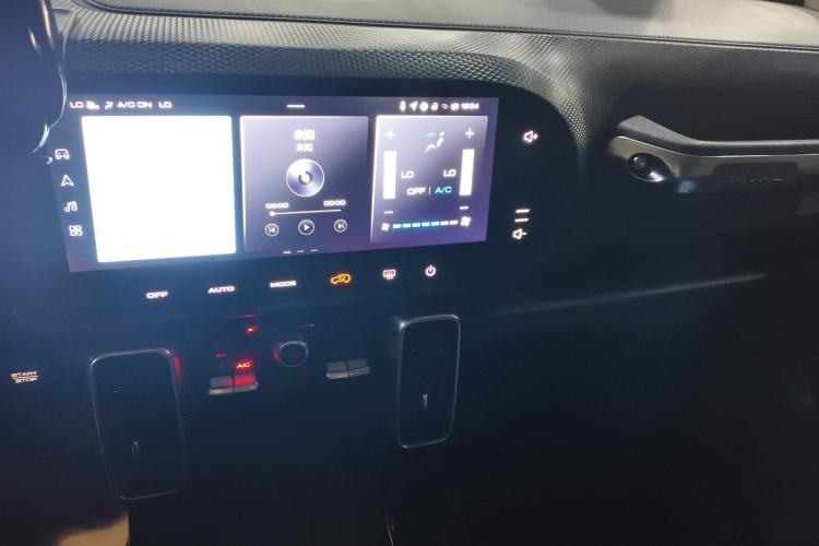 Used Haval DARGO 2022 1.5T DCT Two-Wheel Drive Border Collie Edition Audio And AC Panel