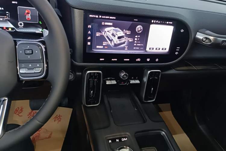 Used Haval DARGO 2022 2.0T DCT 4x4 Xiaotianquan Pursuit Edition Audio And AC Panel