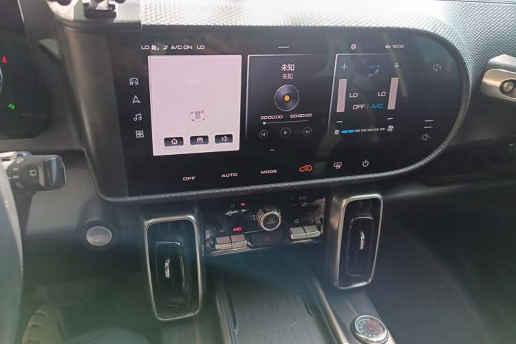 Used Haval DARGO 2022 1.5T DCT Two-Wheel Drive Border Collie Edition Audio And AC Panel