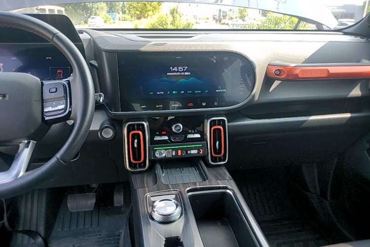 Used Haval DARGO 2022 2.0T DCT 4x4 Xiaotianquan Pursuit Edition Audio And AC Panel