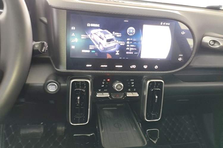 Used Haval DARGO 2022 2.0T DCT All-Wheel-Drive Xiaotianque Version Audio And AC Panel