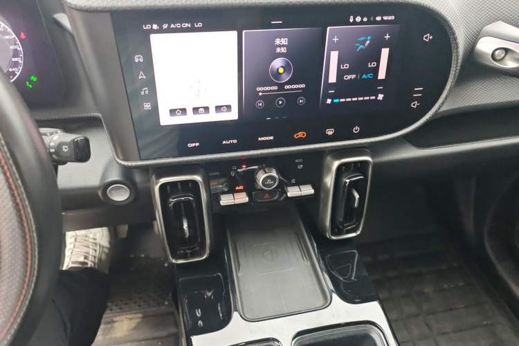 Used Haval DARGO 2022 1.5T DCT Two-Wheel Drive Mastiff Edition Audio And AC Panel