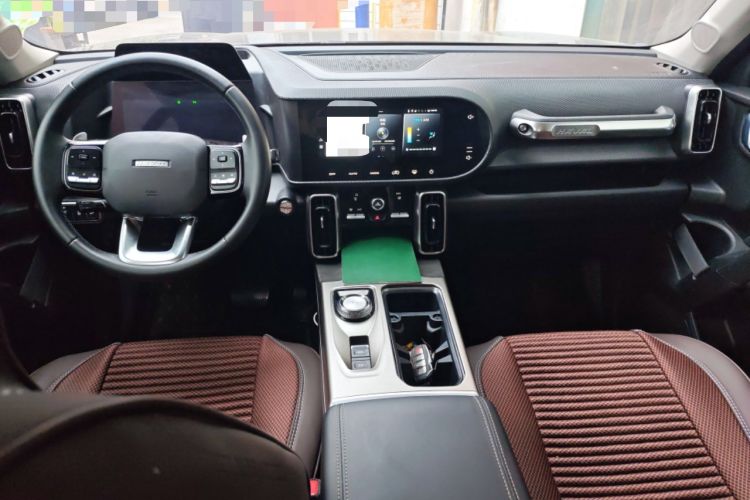 Used Haval DARGO 2022 1.5T DCT Two-Wheel Drive Husky Edition Center Console