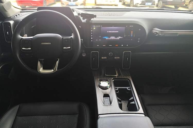 Used Haval DARGO 2022 1.5T DCT Two-Wheel Drive Border Collie Edition Center Console