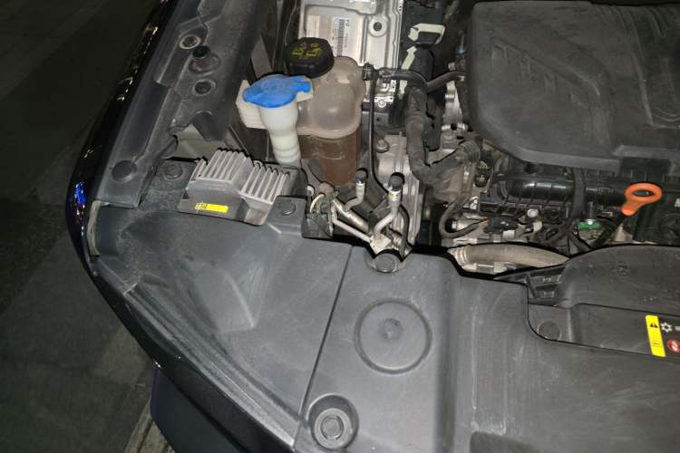 Used Haval DARGO 2022 2.0T DCT 4x4 Xiaotianquan Pursuit Edition Engine Bay Right