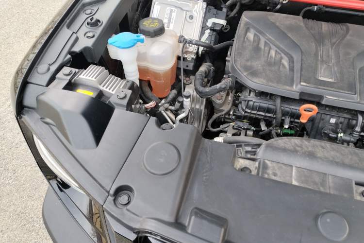 Used Haval DARGO 2022 2.0T DCT 4x4 Xiaotianquan Pursuit Edition Engine Bay Right
