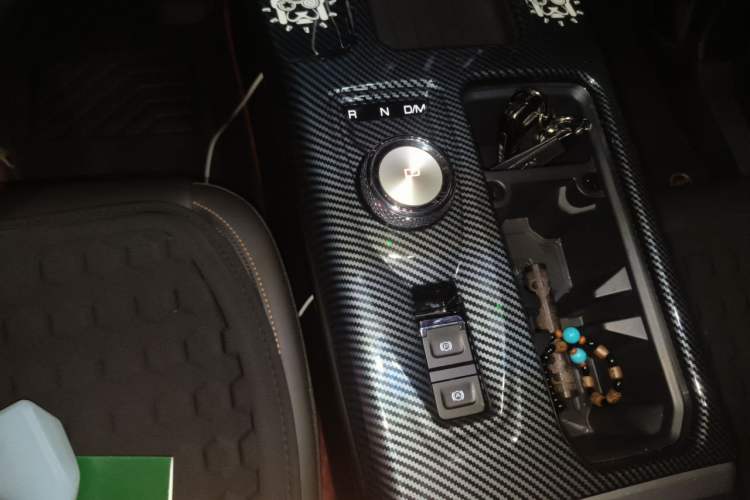 Used Haval DARGO 2022 2.0T DCT Two-Wheel Drive Huazhong Hound Edition Gear Lever