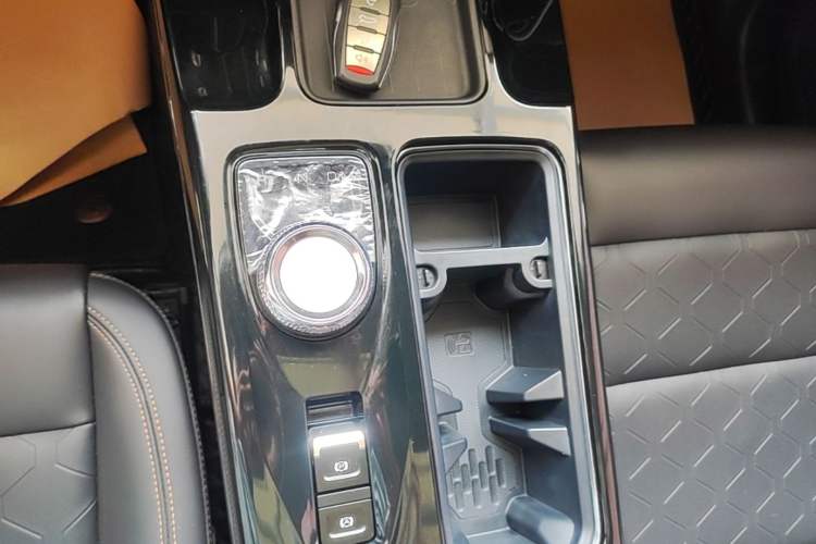 Used Haval DARGO 2022 1.5T DCT Two-Wheel Drive Mastiff Pursuit Edition Gear Lever