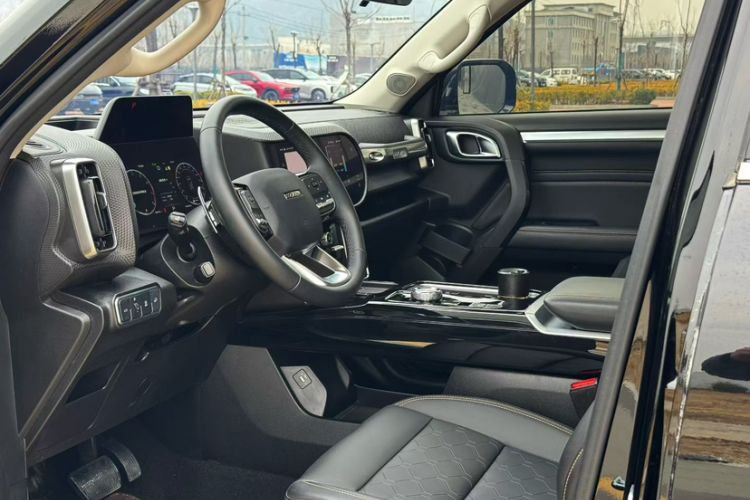 Used Haval DARGO 2022 2.0T DCT Two-Wheel Drive Huazhong Hound Edition Interior 4