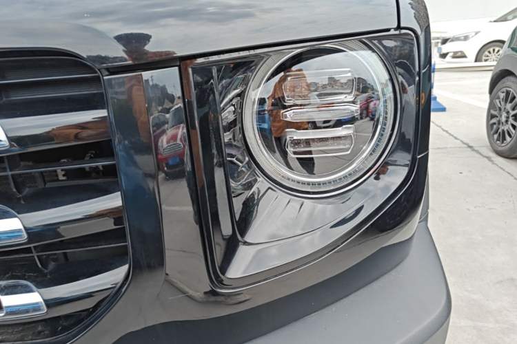 Used Haval DARGO 2022 1.5T DCT Two-Wheel Drive Labrador Edition Left Front Headlight