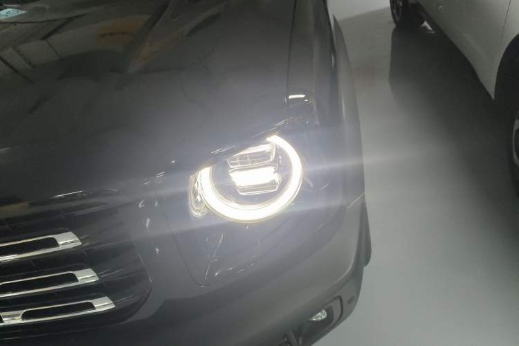 Used Haval DARGO 2022 1.5T DCT Two-Wheel Drive Border Collie Edition Left Front Headlight