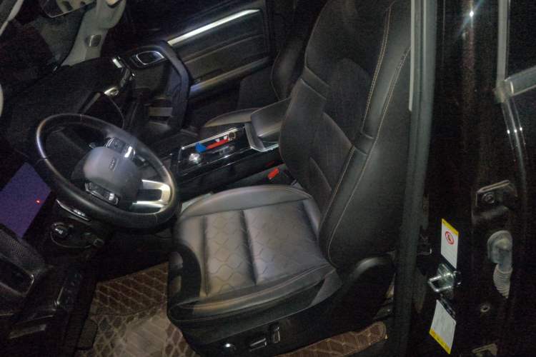 Used Haval DARGO 2022 2.0T DCT 4x4 Chinese Rural Dog Edition Left Front Seat