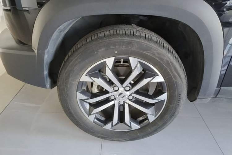 Used Haval DARGO 2022 1.5T DCT Two-Wheel Drive Border Collie Edition Left Front Wheel Hub