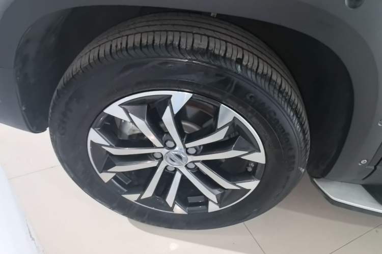 Used Haval DARGO 2022 1.5T DCT Two-Wheel Drive Mastiff Pursuit Edition Left Front Wheel Hub