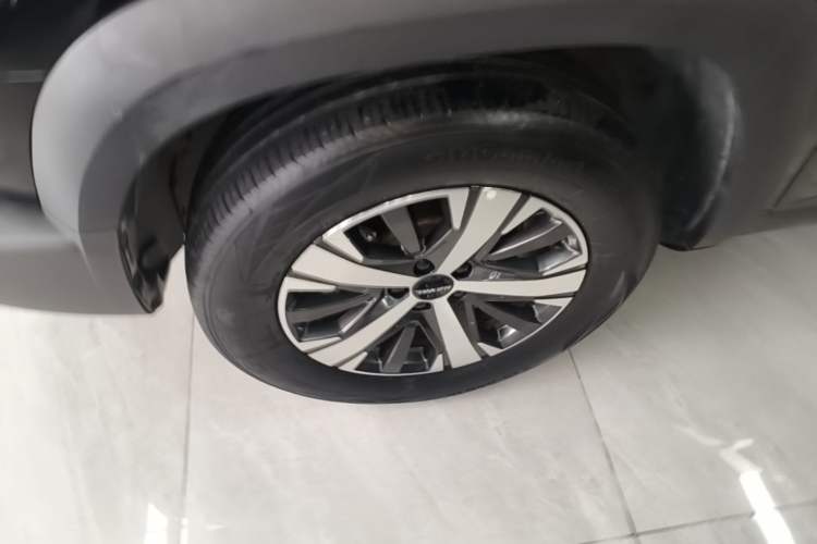 Used Haval DARGO 2022 1.5T DCT Two-Wheel Drive Labrador Edition Left Front Wheel Hub