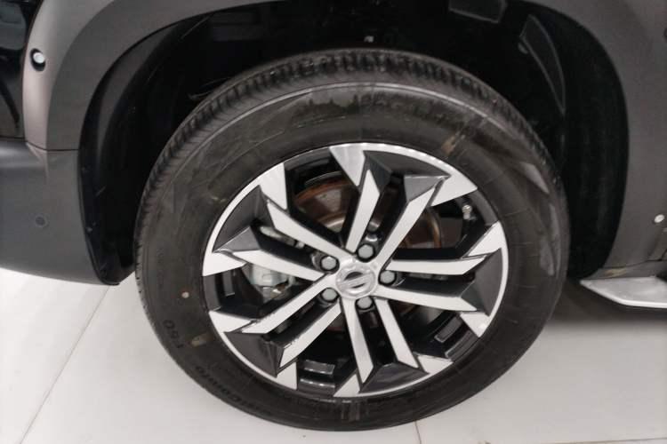 Used Haval DARGO 2022 1.5T DCT Two-Wheel Drive Mastiff Pursuit Edition Left Front Wheel Hub