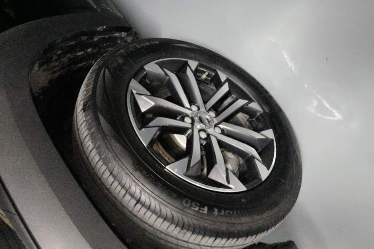 Used Haval DARGO 2022 1.5T DCT Two-Wheel Drive Border Collie Edition Left Front Wheel Hub