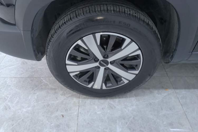 Used Haval DARGO 2022 1.5T DCT Two-Wheel Drive Labrador Edition Left Front Wheel Hub