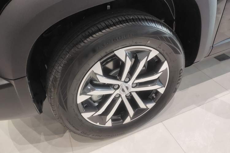Used Haval DARGO 2022 1.5T DCT Two-Wheel Drive Border Collie Edition Left Front Wheel Hub