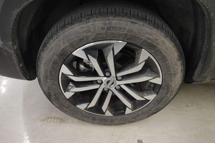 Used Haval DARGO 2022 1.5T DCT Two-Wheel Drive Border Collie Edition Left Front Wheel Hub