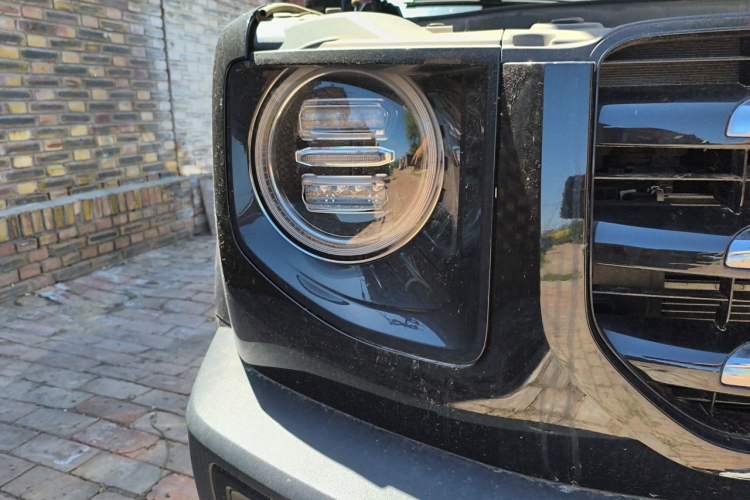 Used Haval DARGO 2022 1.5T DCT Two-Wheel Drive Labrador Edition Right Front Headlight