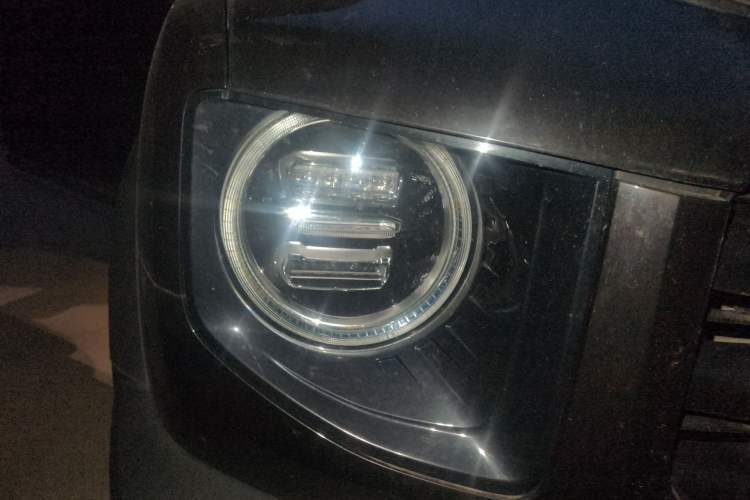 Used Haval DARGO 2022 2.0T DCT 4x4 Chinese Rural Dog Edition Right Front Headlight
