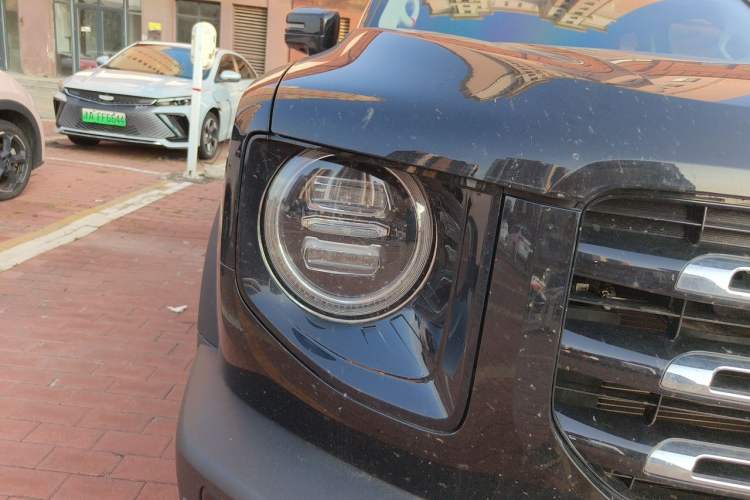 Used Haval DARGO 2022 1.5T DCT Two-Wheel Drive Mastiff Edition Right Front Headlight