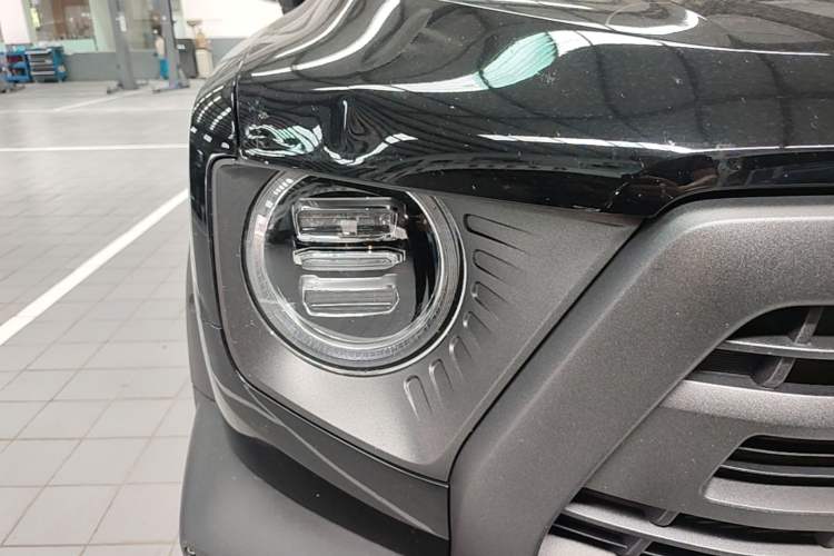 Used Haval DARGO 2022 2.0T DCT 4x4 Chinese Rural Dog Hunting Edition Right Front Headlight
