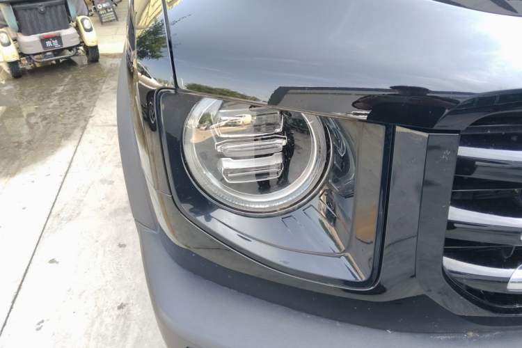 Used Haval DARGO 2022 1.5T DCT Two-Wheel Drive Border Collie Edition Right Front Headlight