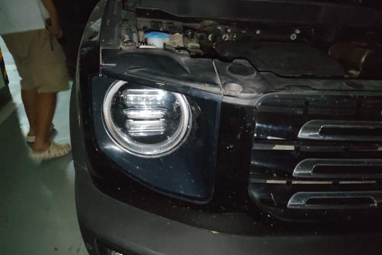 Used Haval DARGO 2022 1.5T DCT Two-Wheel Drive Border Collie Edition Right Front Headlight