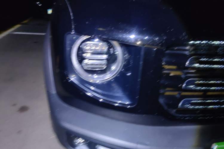Used Haval DARGO 2022 1.5T DCT Two-Wheel Drive Labrador Edition Right Front Headlight