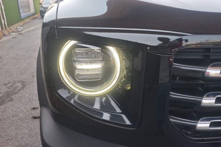 Used Haval DARGO 2022 1.5T DCT Two-Wheel Drive Border Collie Edition Right Front Headlight