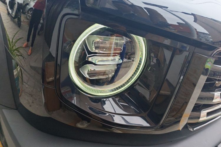 Used Haval DARGO 2022 1.5T DCT Two-Wheel Drive Husky Edition Right Front Headlight
